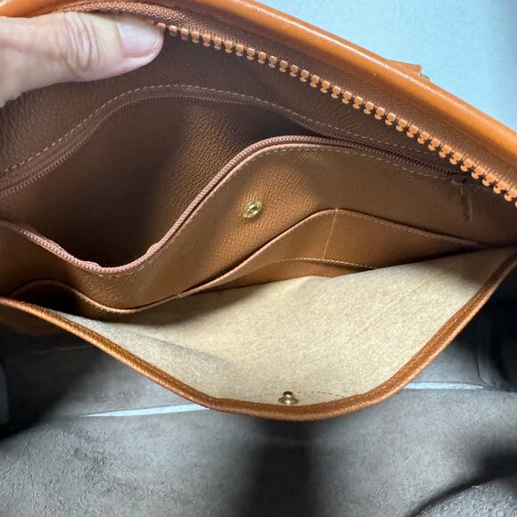 Dooney & Bourke shoulder bag with removable shoulder strap - Picture 7 of 7